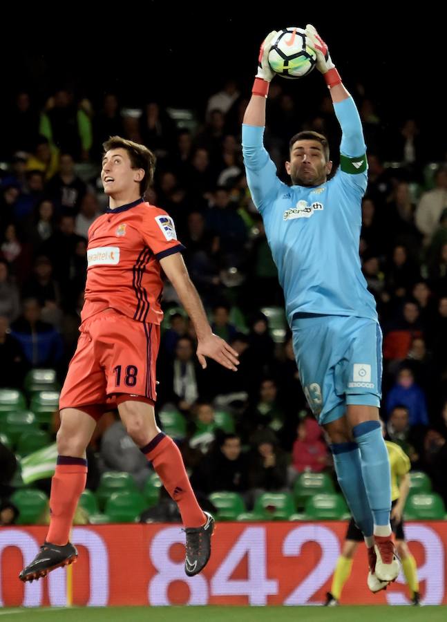 Moyá ha sido uno de los protagonistas del Betis - Real Sociedad con su debut como portero txuri-urdin