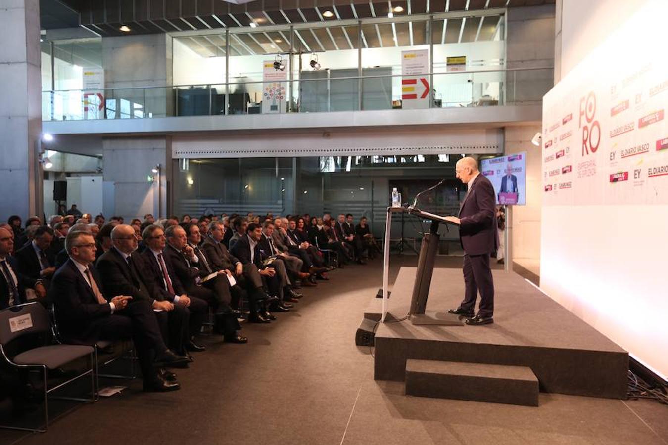 A la jornada ha asistido una nutrida representación de la vida económica y empresarial guipuzcoana y vasca