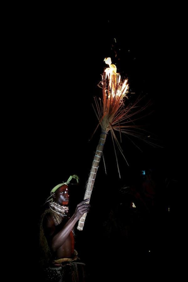 El Bwiti o Bwete es un rito de iniciación de los pueblos mitsogo y gapinzi, de la región central de Gabón. Para este rito se utiliza la planta de Iboga, extracto de una planta conocida por sus poderes alucinógenos, que también se utiliza para curar adicciones a drogas, alcohol o tabaco.