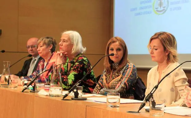 María Jesús San José, consejera de Justicia y Trabajo, durante su intervención de ayer