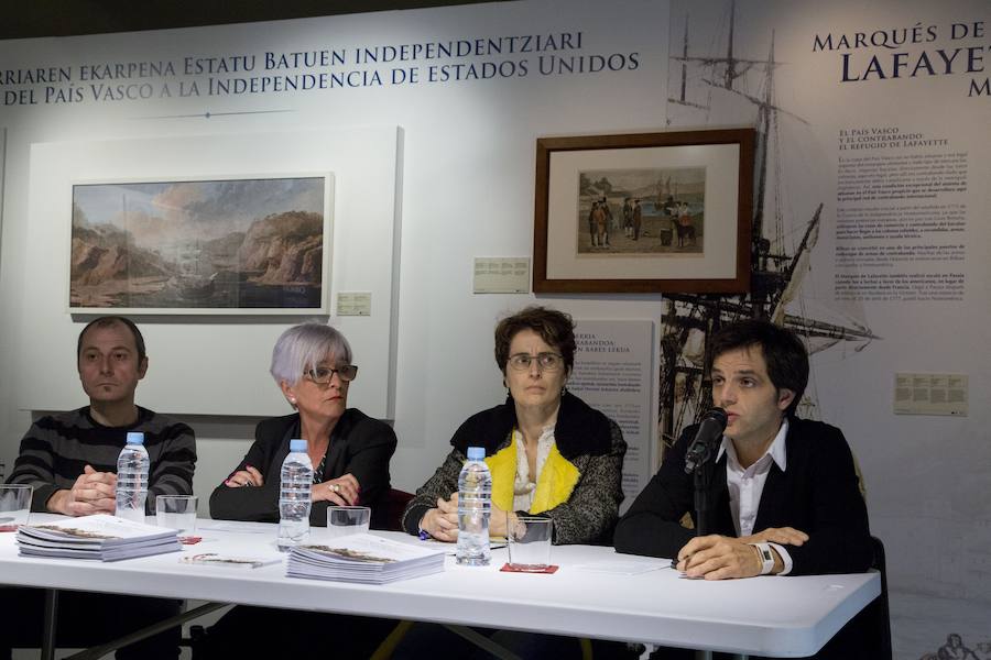 El Museo Naval de San Sebastián acoge, hasta el 30 de septiembre, la exposición temporal 'La búsqueda de la felicidad. La aportación vasca a la independencia de Estados Unidos. En la muestra se pueden ver diversos objetos, maquetas, armas, documentos y abundante material gráfico de época, tanto originales como reproducciones. 