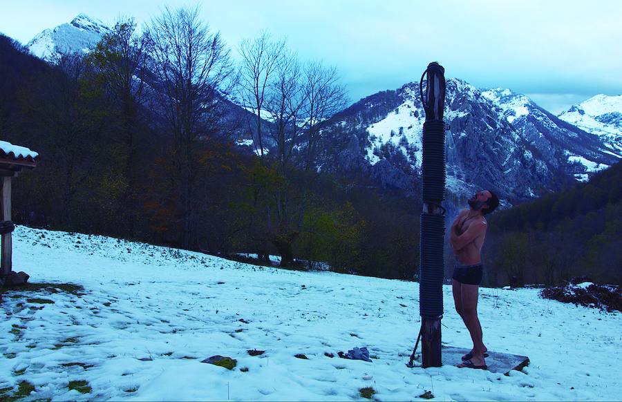 'Cien días de soledad', que se estrena el viernes en cines, se podrá ver el martes en Donostia en el marco de las Jornadas de Naturaleza de Gipuzkoa