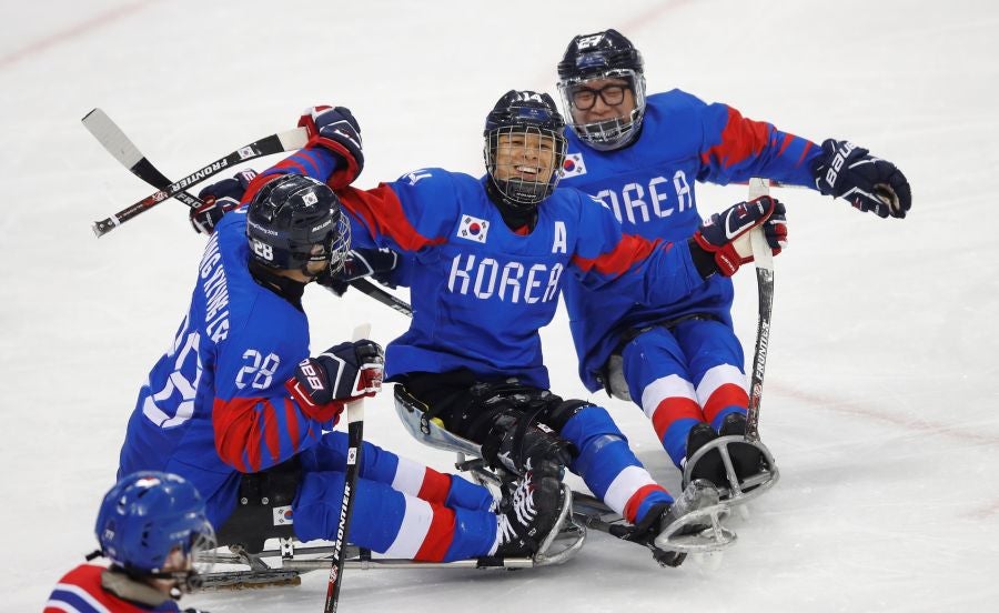 Este fin de semana ha habido pruebas de hockey hielo, curling, snowboard y esquí de fondo. 