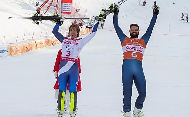 Santacana y Galindo celebran la medalla de plata