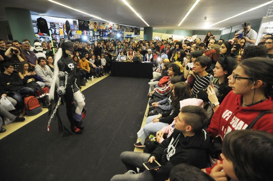 El concurso de cosplay y los premios a los maestros del cómic centran la segunda jornada del Salon Internacional del Cómic y Manga de San Sebastián