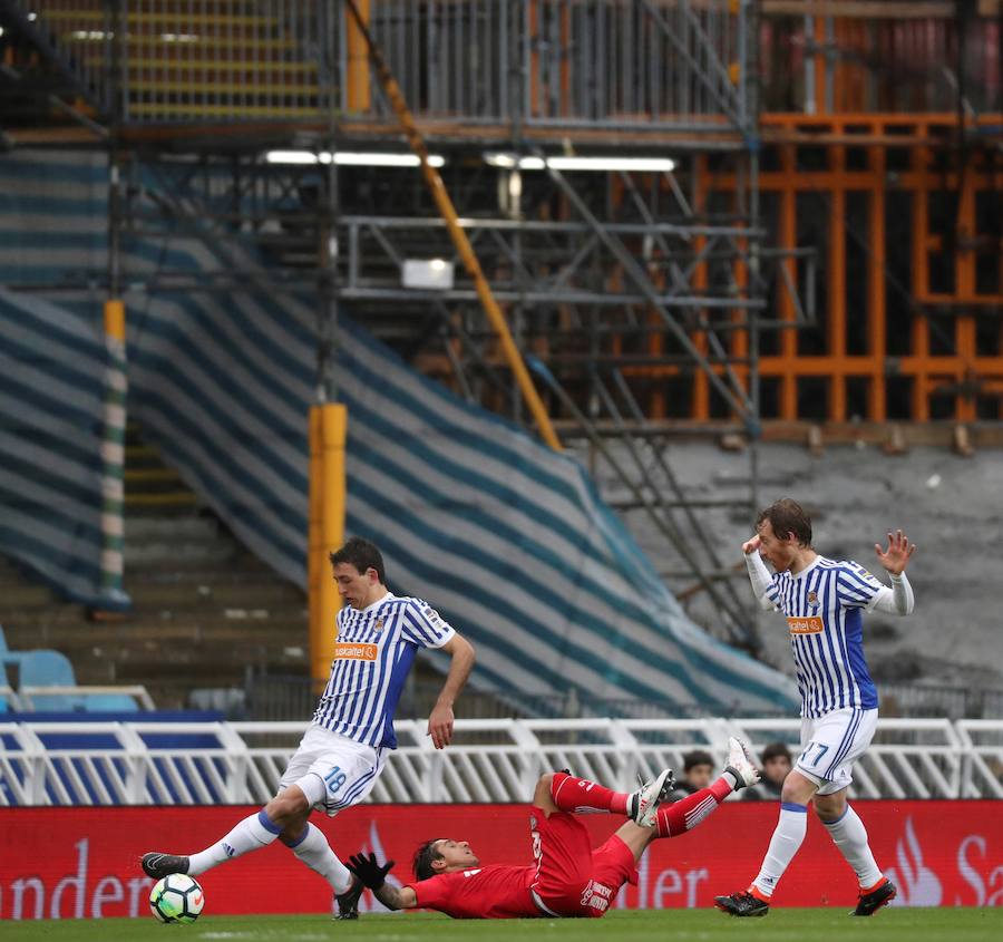 Partido bajo la lluvia en Anoeta entre la Real Sociedad y el Getafe
