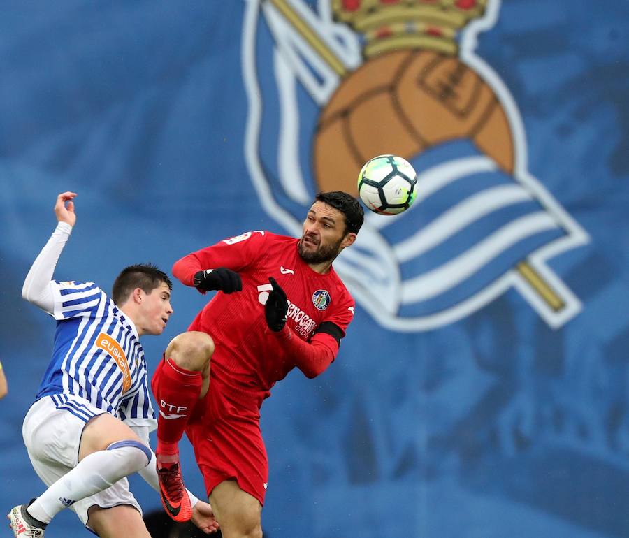Partido bajo la lluvia en Anoeta entre la Real Sociedad y el Getafe