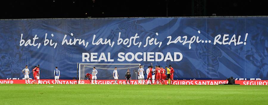 Partido bajo la lluvia en Anoeta entre la Real Sociedad y el Getafe