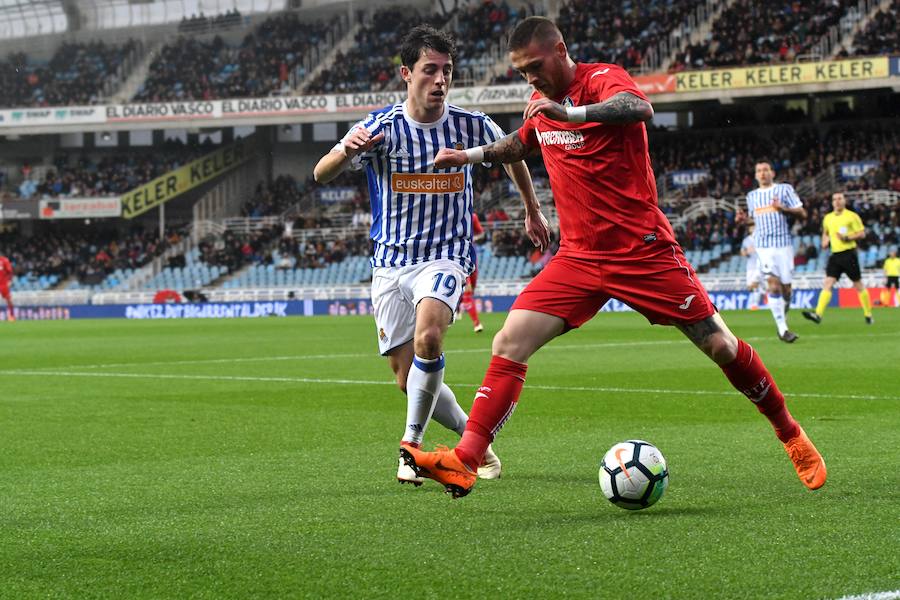 Partido bajo la lluvia en Anoeta entre la Real Sociedad y el Getafe