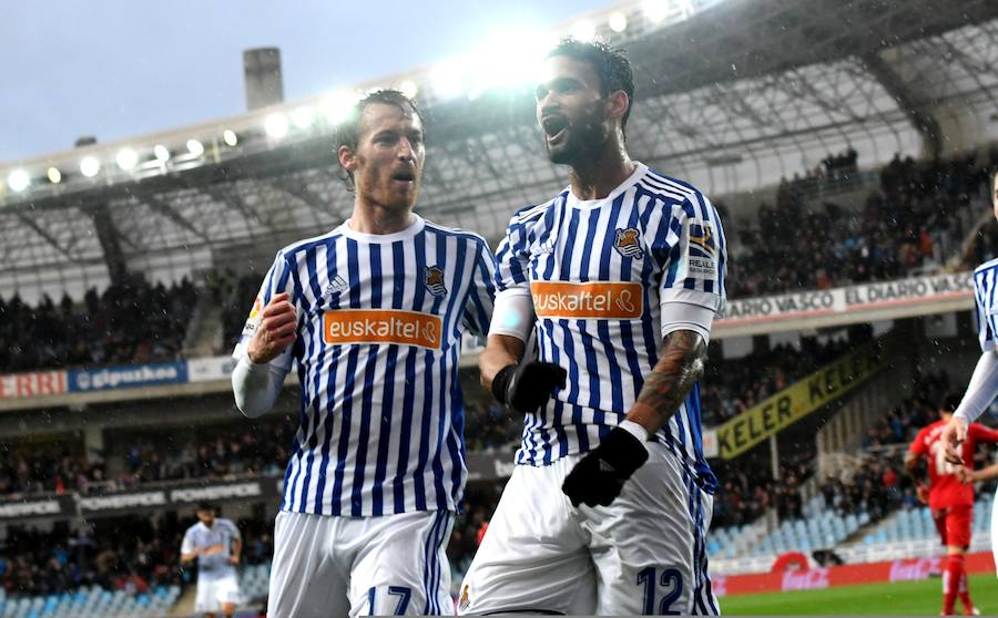 Partido bajo la lluvia en Anoeta entre la Real Sociedad y el Getafe