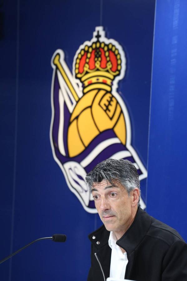 Imanol Alguacil ha sido presentado como nuevo entrenador de la Real Sociedad, sustituyendo de este modo a Eusebio Sacristán. Mikel Labaka será su segundo entrenador.