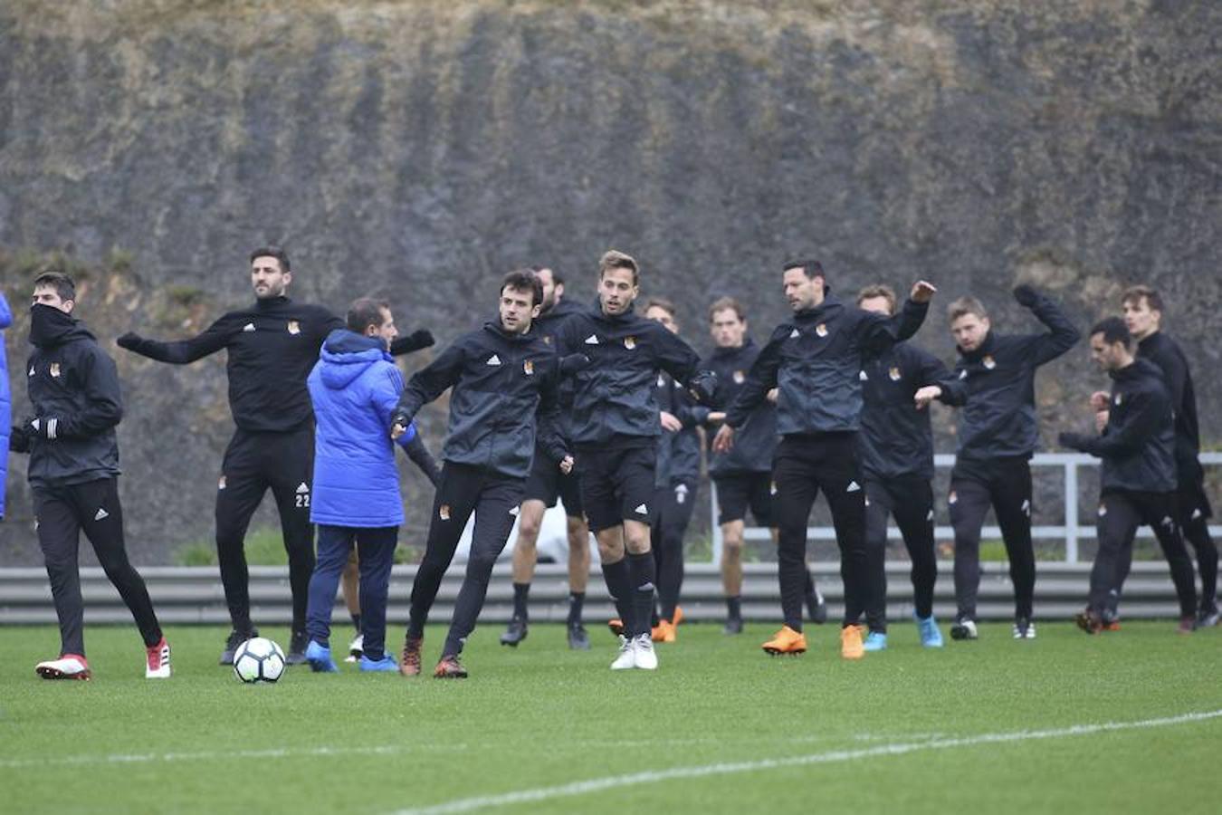 Eusebio y Loren han acudido a las instalaciones antes de la sesión para despedirse de la plantilla