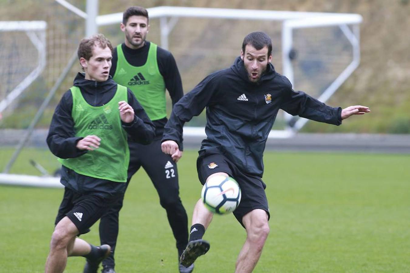 Eusebio y Loren han acudido a las instalaciones antes de la sesión para despedirse de la plantilla