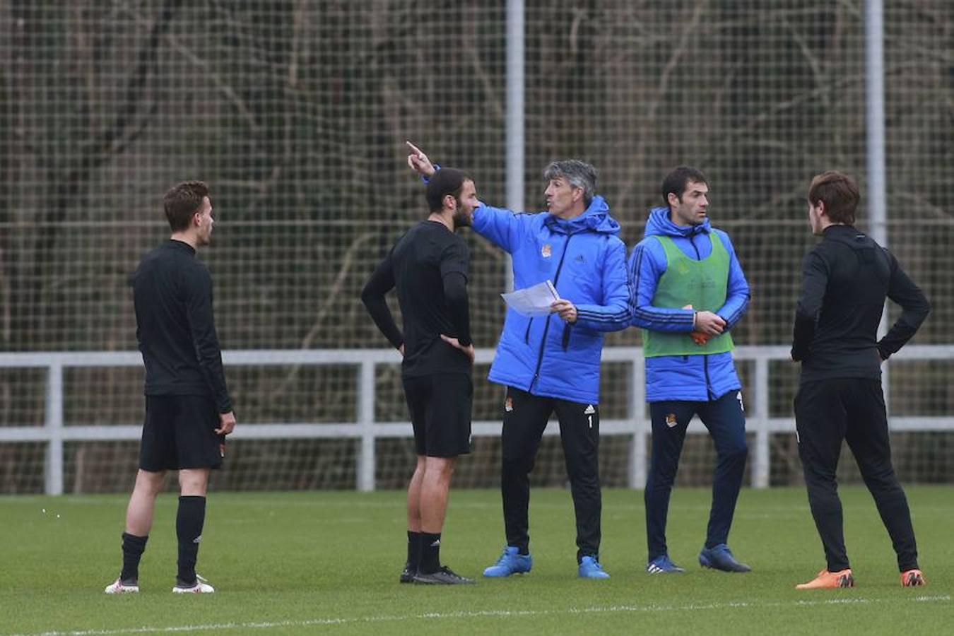 Eusebio y Loren han acudido a las instalaciones antes de la sesión para despedirse de la plantilla