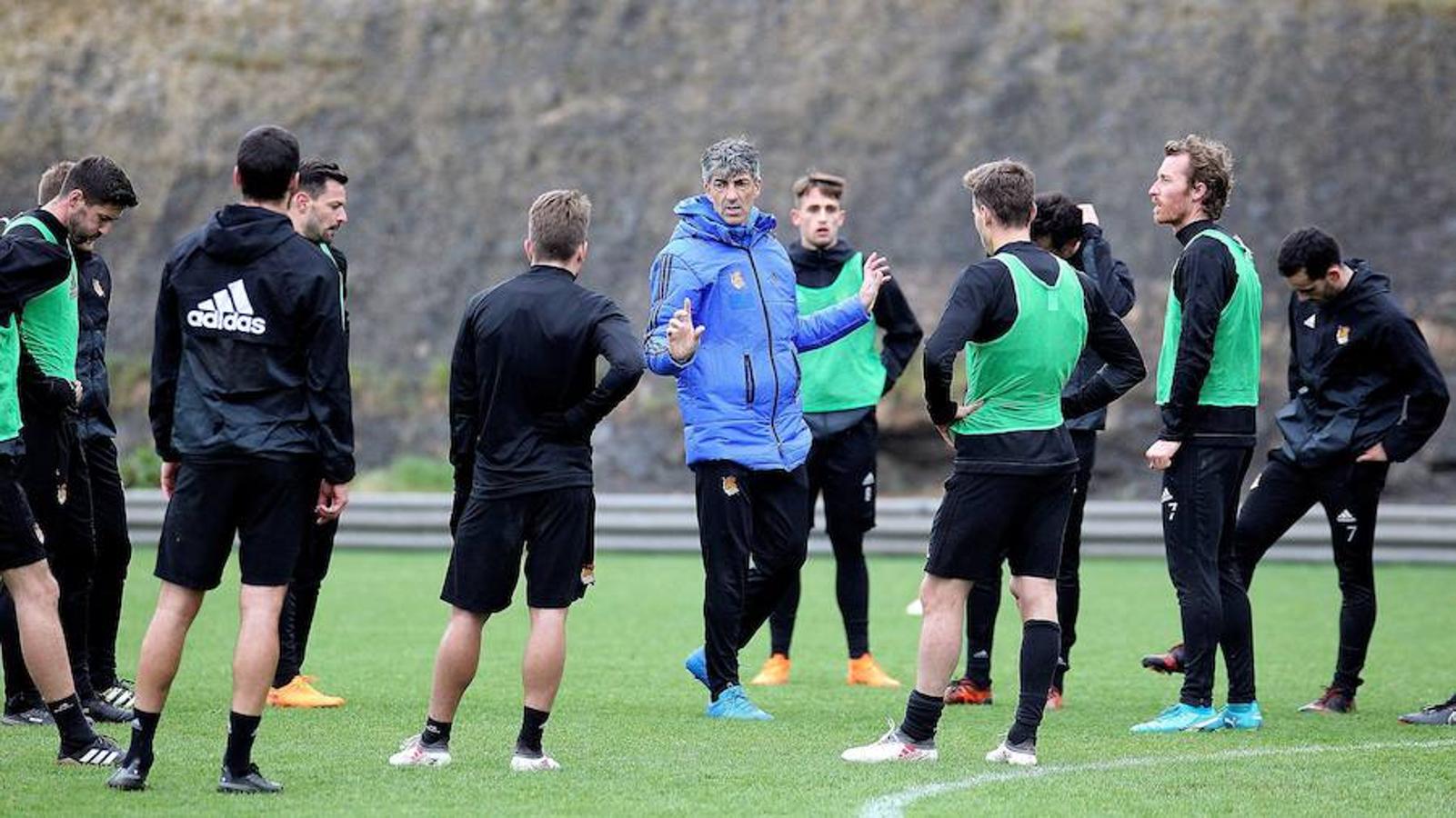 Eusebio y Loren han acudido a las instalaciones antes de la sesión para despedirse de la plantilla