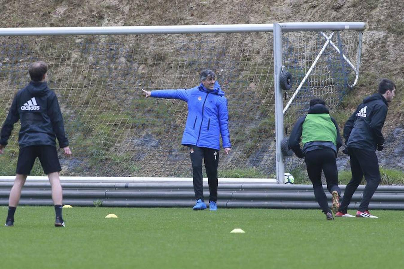 Eusebio y Loren han acudido a las instalaciones antes de la sesión para despedirse de la plantilla