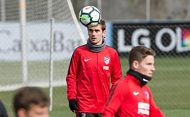 Antoine Griezmann, en un entrenamiento con el Atlético. 