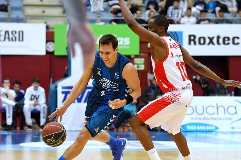 El Baskonia se lleva la victoria, 72-84. Los alaveses hacen valer su calidad para imponerse a un Gipuzkoa Basket que brilló en la primera mitad pero que tuvo que hincar la rodilla ante un rival superior.