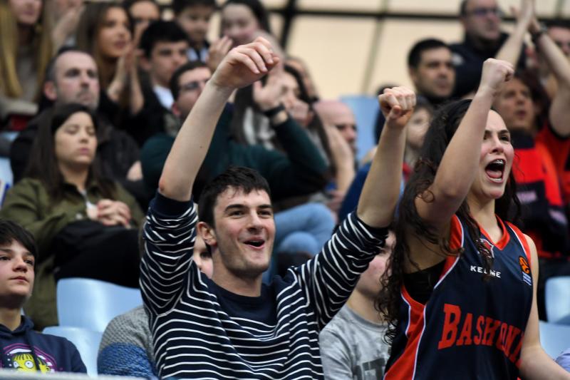 El Baskonia se lleva la victoria, 72-84. Los alaveses hacen valer su calidad para imponerse a un Gipuzkoa Basket que brilló en la primera mitad pero que tuvo que hincar la rodilla ante un rival superior.