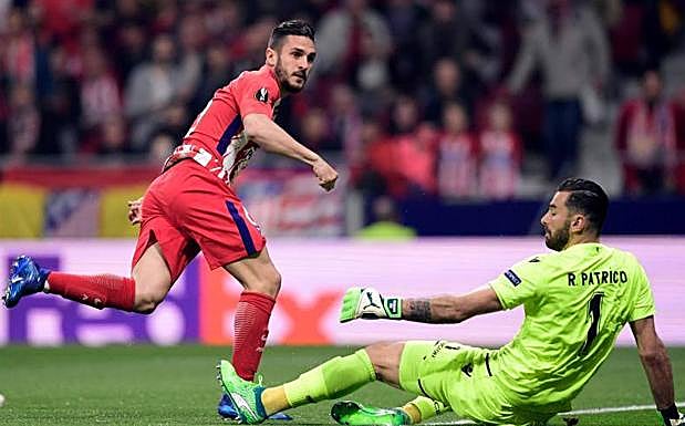 Koke supera a Rui Patricio. 