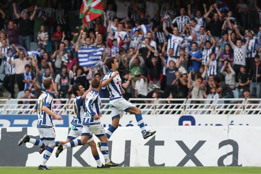 Prieta celebra su gol contra el Villarreal B en Segunda.