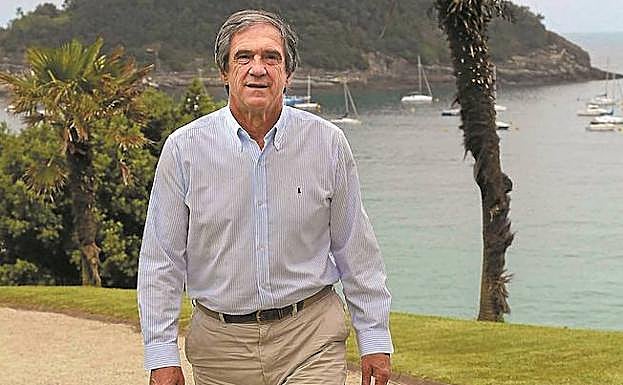 Luis Miguel Arconada, en los jardines del Palacio Miramar de San Sebastián
