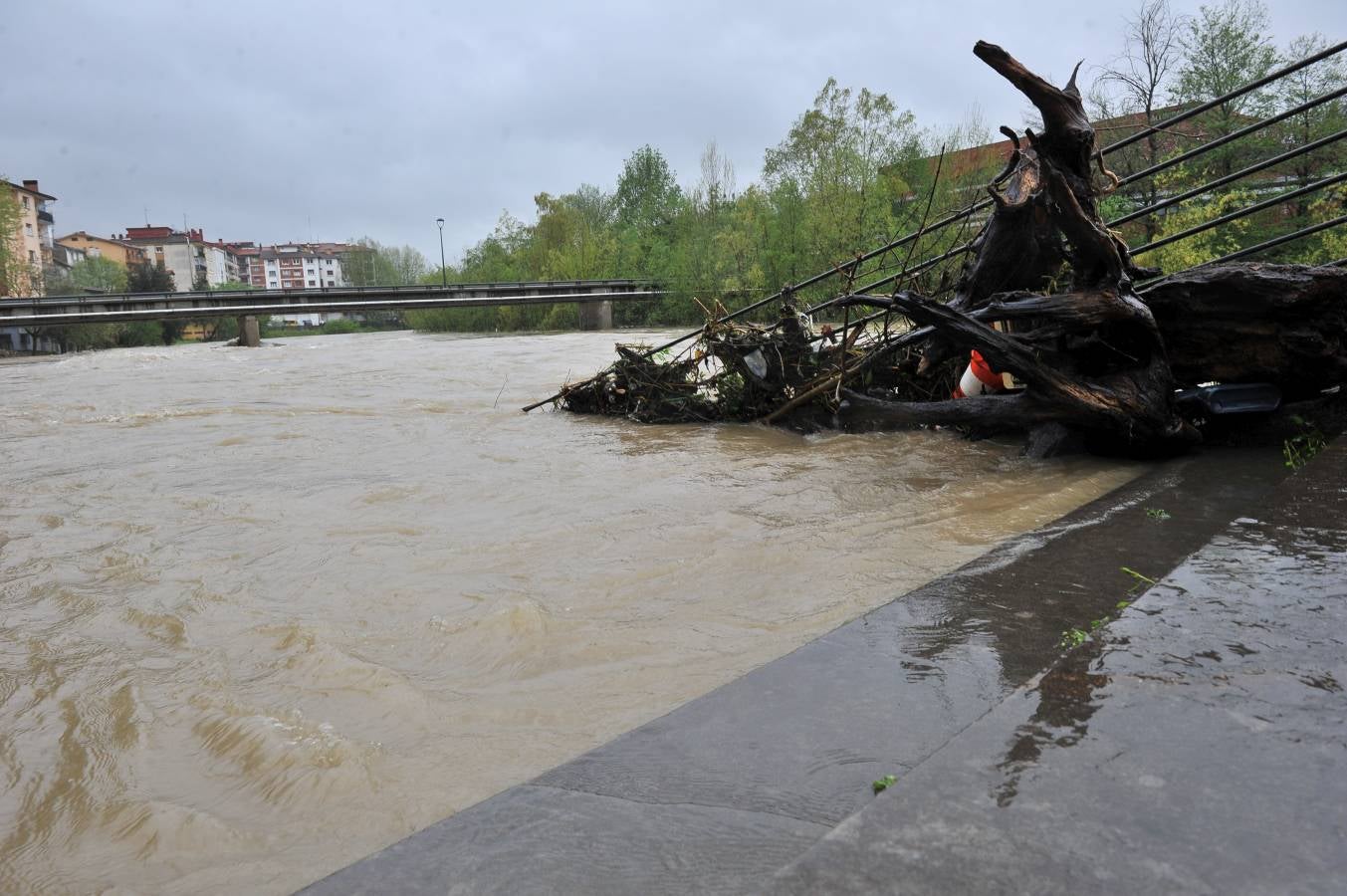 Tras la delicada situación que se vivió con los ríos en Gipuzkoa el miércoles, así han estado el jueves. 