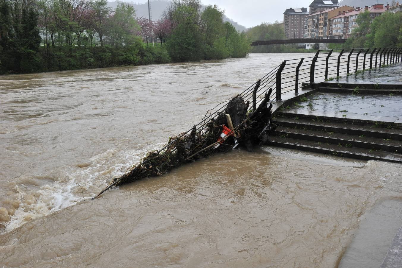 Tras la delicada situación que se vivió con los ríos en Gipuzkoa el miércoles, así han estado el jueves. 