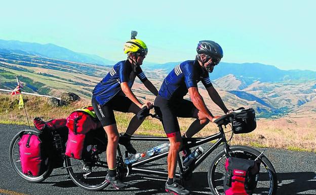 Los viajeros Iñaki Pagola y Garbiñe Izaguirre en bicicleta tandem por EE.UU.