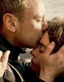 Imagen secundaria 2 - John Simm, Shirley Henderson y los niños protagonistas de 'Everyday' (2012).