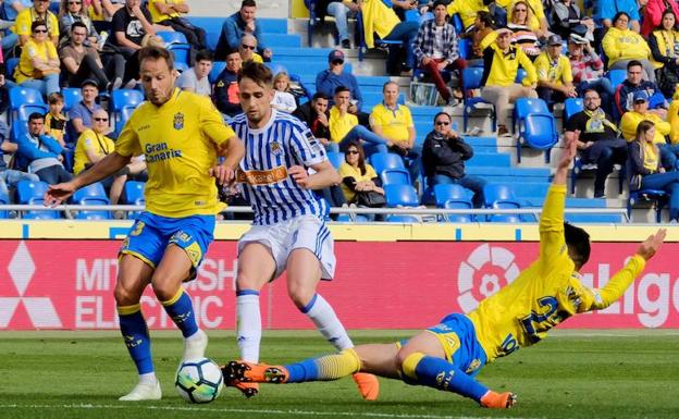 Januzaj jugando entre líneas ante Las Palmas.