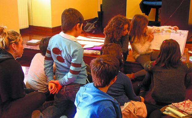 La Biblioteca Central Infantil de San Sebastián organiza sesiones dentro de su Club de Lectura.