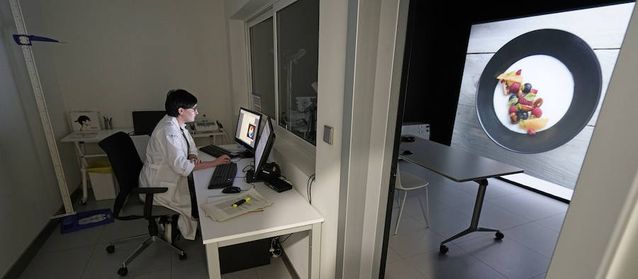 La investigación para la salud y la sostenibilidad, la innovación o el emprendizaje son ya parte integral de la gastronomía, tanto que el Basque Culinary Center ha pasado a integrar la Red Vasca de Ciencia, Tenología e Innovación.