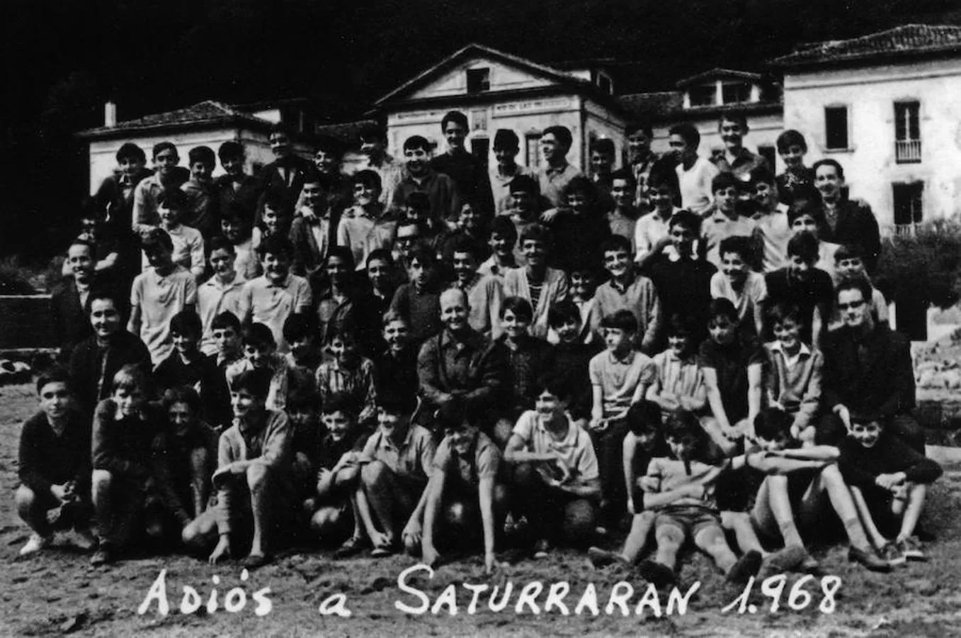 El curso 1967-68 fue el último en el que el centro de Mutriku impartió clases a más de 100 alumnos