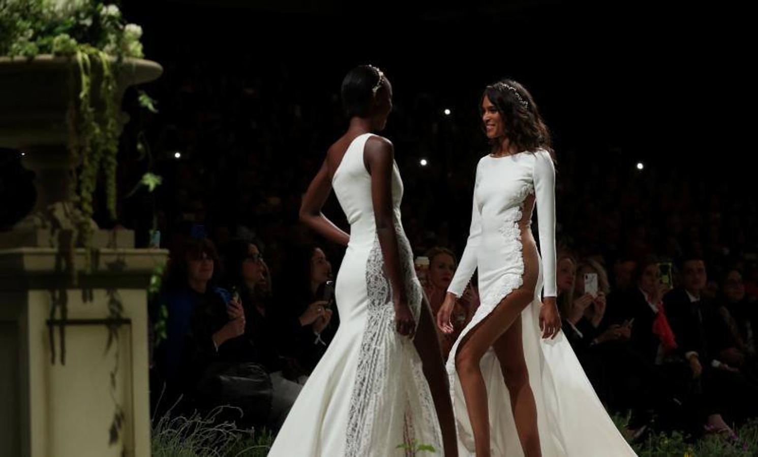 Ponovias ha sido la encragada de inaugurar la Barcelona Bridal Fashion Week en el Pabellón Italiano de Montjuïc con sus nuevas propuestas de su colección Atelier 2019, inspirada en el florecimiento de los grandes momentos, en una cita que contará con más de 1.500 invitados.