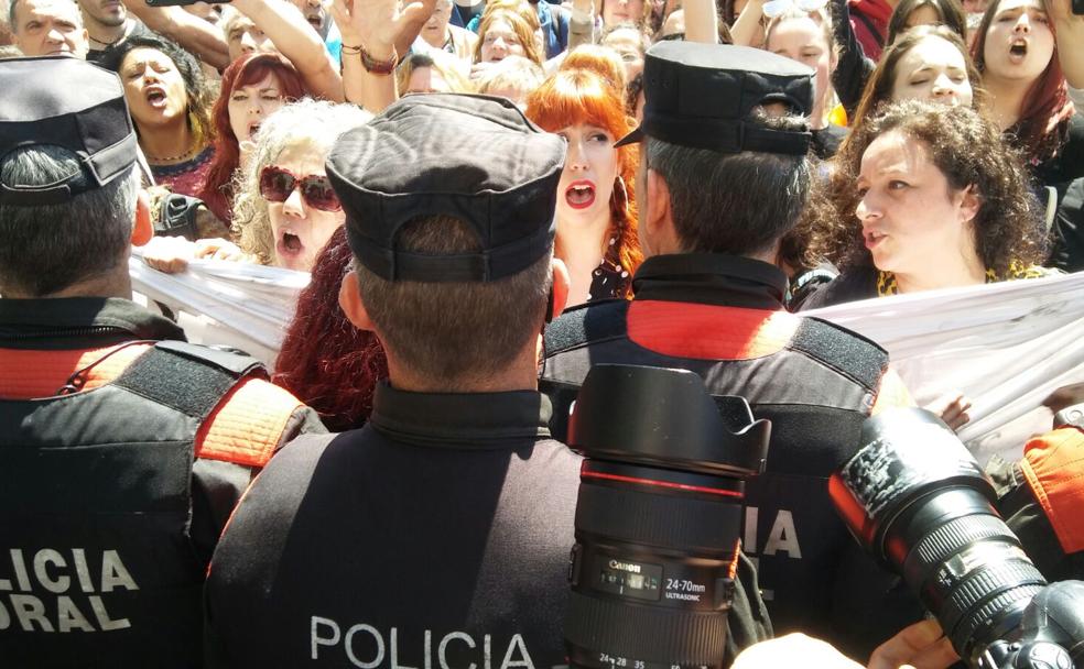 Concentración, frente al Ministerio de Justicia.