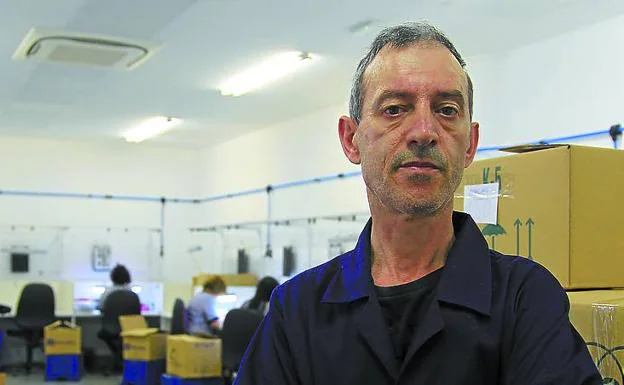Antonio E. ha encontrado un empleo estable en Oarsotek después de siete años en paro. 