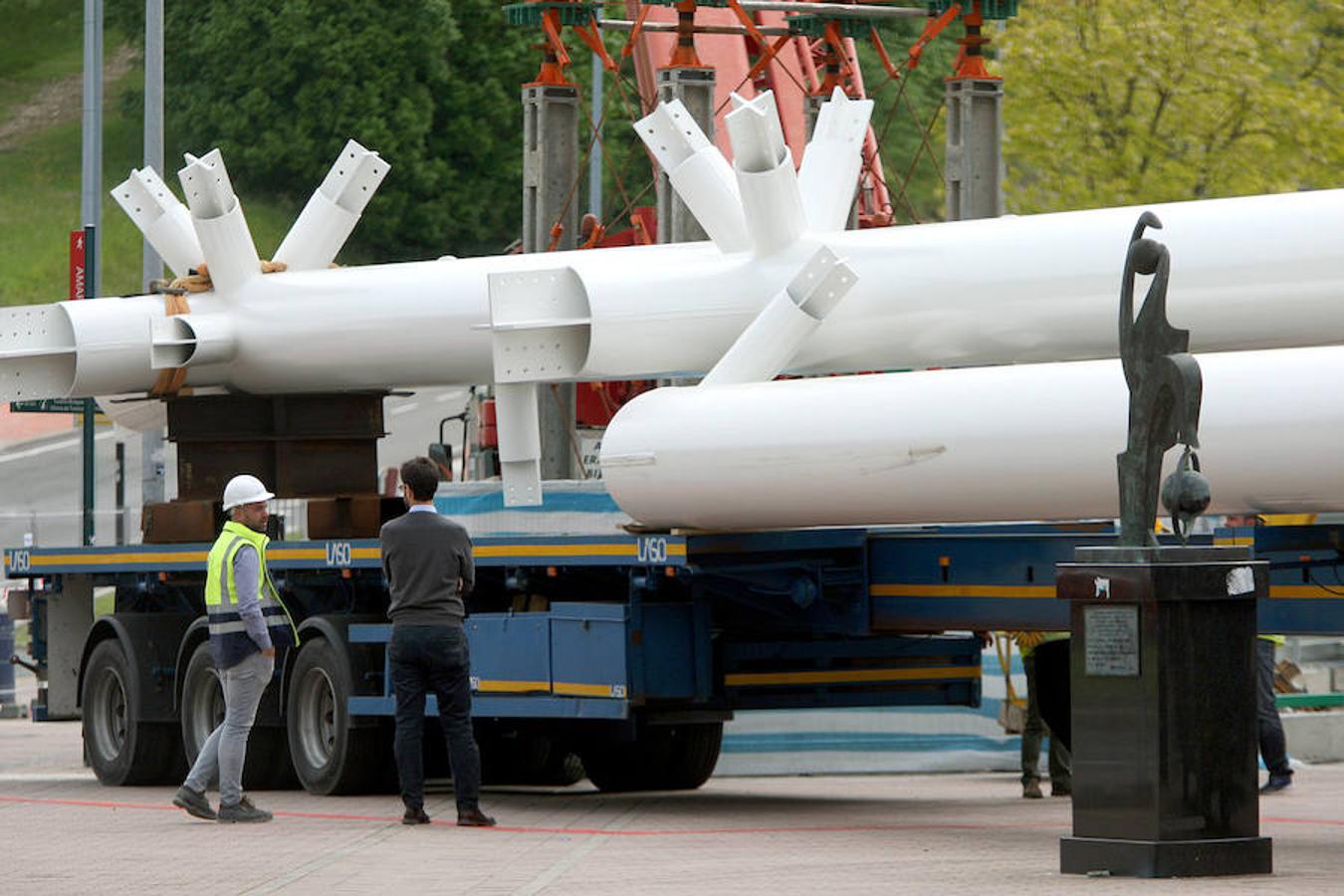 El elemento más singular del estadio de la Real Sociedad llegó ayer y empezará a tomar forma en la remodelación