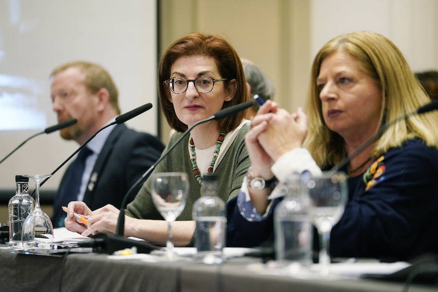 Los promotores del manifiesto 'ETA quiere poner el contador a cero' han presentado este miércoles en un hotel de San Sebastián, ante intelectuales y víctimas del terrorismo, el contenido de este documento, suscrito ya por más de 40.000 personas en la plataforma change.org.