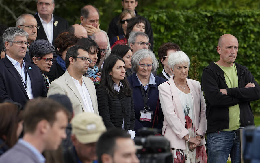 La villa Arnaga, en Kanbo, ha acogido la cumbre, organizada por el Grupo Internacional de Contacto (GIC), el Foro Social Permanente y la asociación vascofrancesa Bake Bidea, y que ha reunido a «personalidades internacionales» que han avalado la decisión de disolverse hecha pública este jueves por ETA.