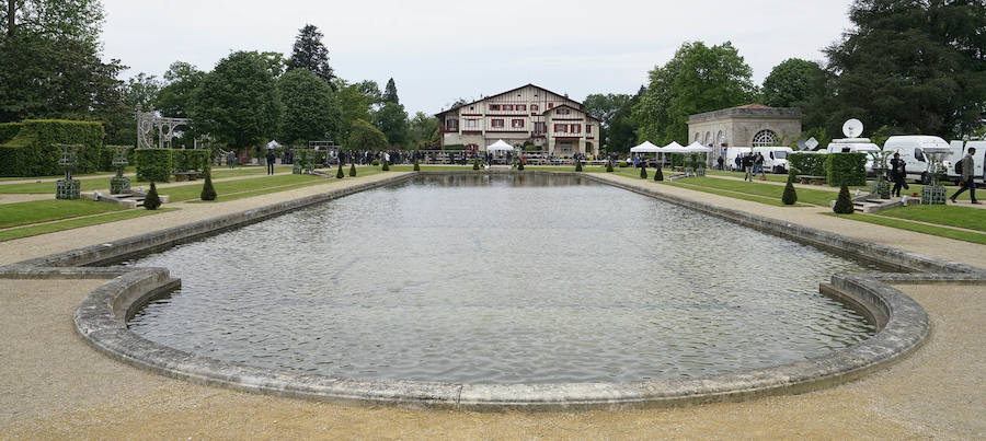 La villa Arnaga, en Kanbo, ha acogido la cumbre, organizada por el Grupo Internacional de Contacto (GIC), el Foro Social Permanente y la asociación vascofrancesa Bake Bidea, y que ha reunido a «personalidades internacionales» que han avalado la decisión de disolverse hecha pública este jueves por ETA.