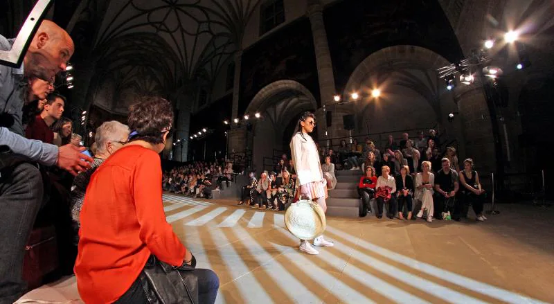 El Museo San Telmo ha acogido el primer desfile de GDM San Sebastián Moda Festival. 