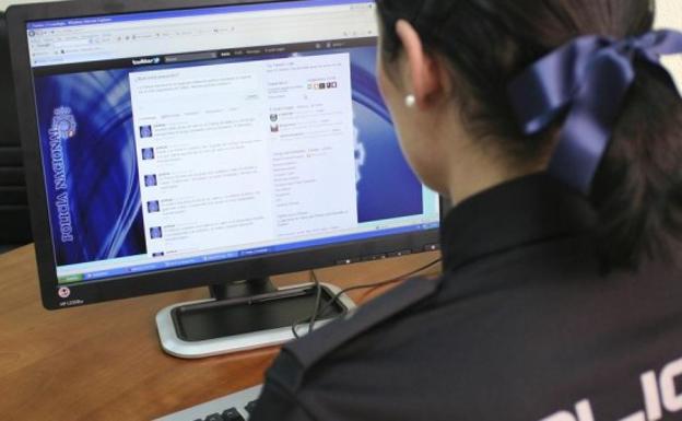 La Policía envía al juzgado de guardia un informe sobre foros y webs que distribuyen datos de la víctima de 'La Manada'