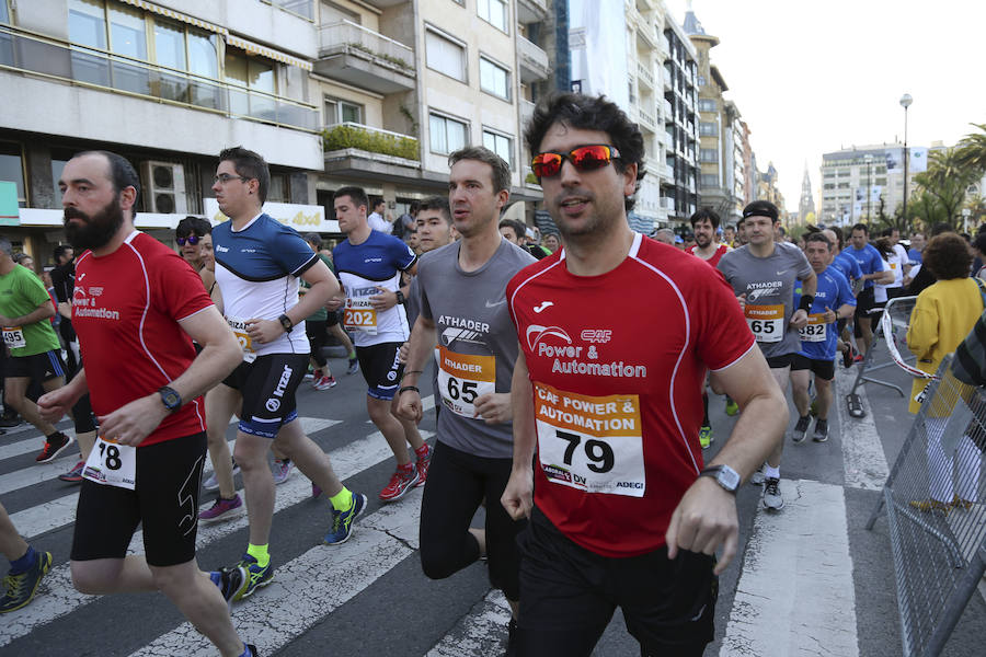 588 equipos han alcanzado la meta en la XI edición de la Carrera de Empresas en una jornada donde el tiempo ha acompañado a los corredores. 