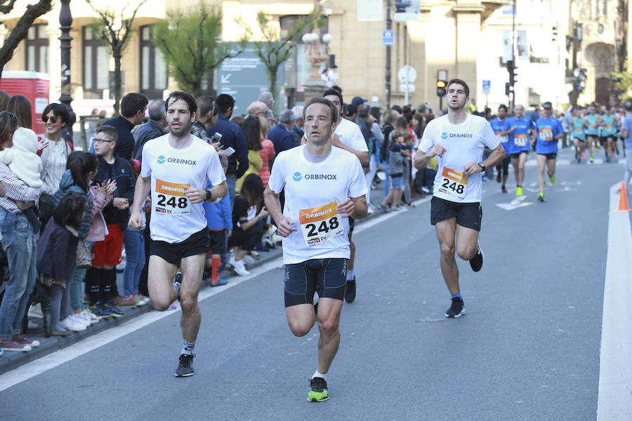 588 equipos han alcanzado la meta en la XI edición de la Carrera de Empresas en una jornada donde el tiempo ha acompañado a los corredores. 