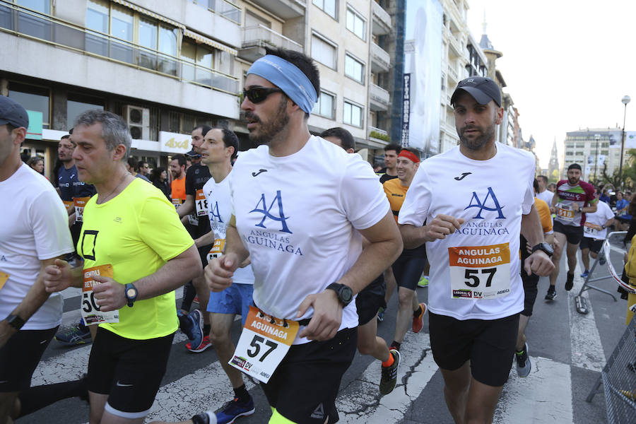 588 equipos han alcanzado la meta en la XI edición de la Carrera de Empresas en una jornada donde el tiempo ha acompañado a los corredores. 