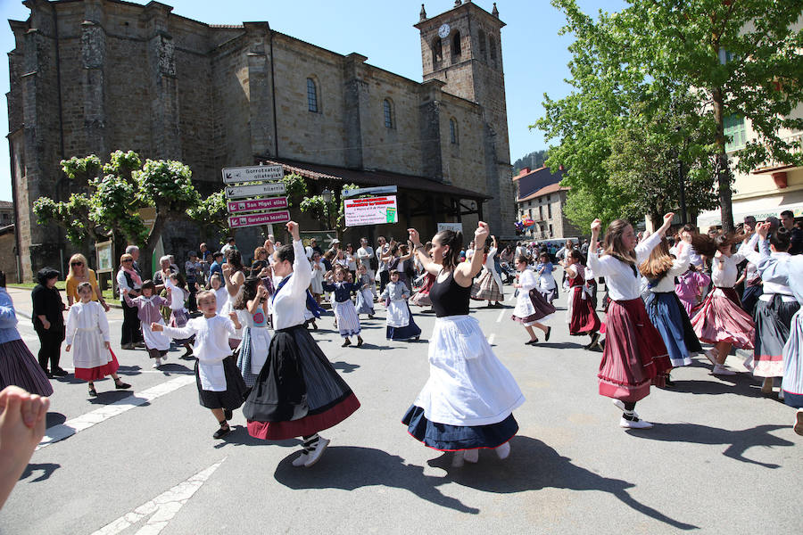 Idiazabal ha vivido este domingo una nueva edición de la Feria del Queso Vasco.