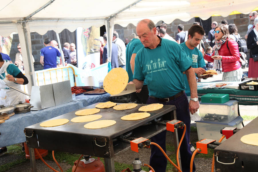 Idiazabal ha vivido este domingo una nueva edición de la Feria del Queso Vasco.