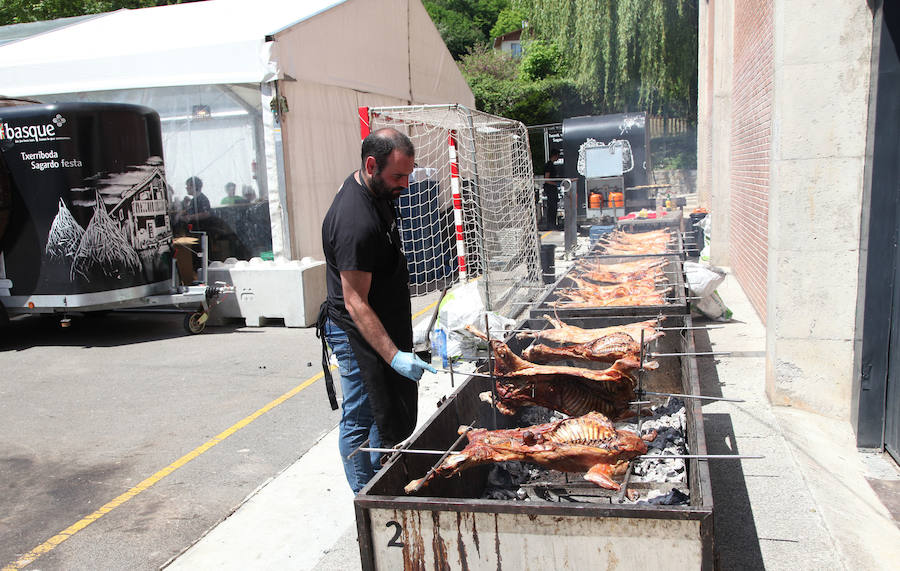 Idiazabal ha vivido este domingo una nueva edición de la Feria del Queso Vasco.