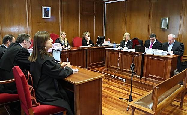 Un momento de la primera sesión del juicio, celebrada este lunes en Bergara.
